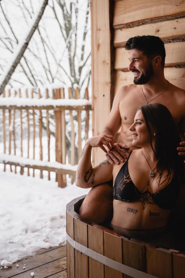 Willa La Cabane Ofuro Celles  Zewnętrze zdjęcie